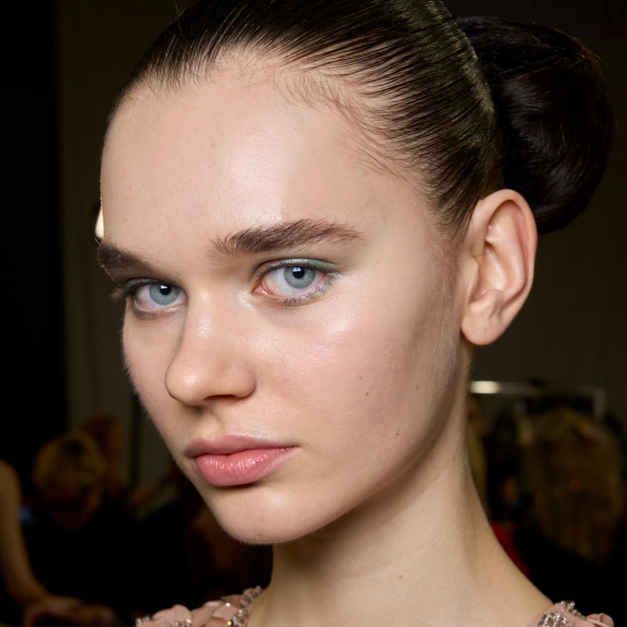 Sombras de ojos multicolor para tus maquillaje de carnaval