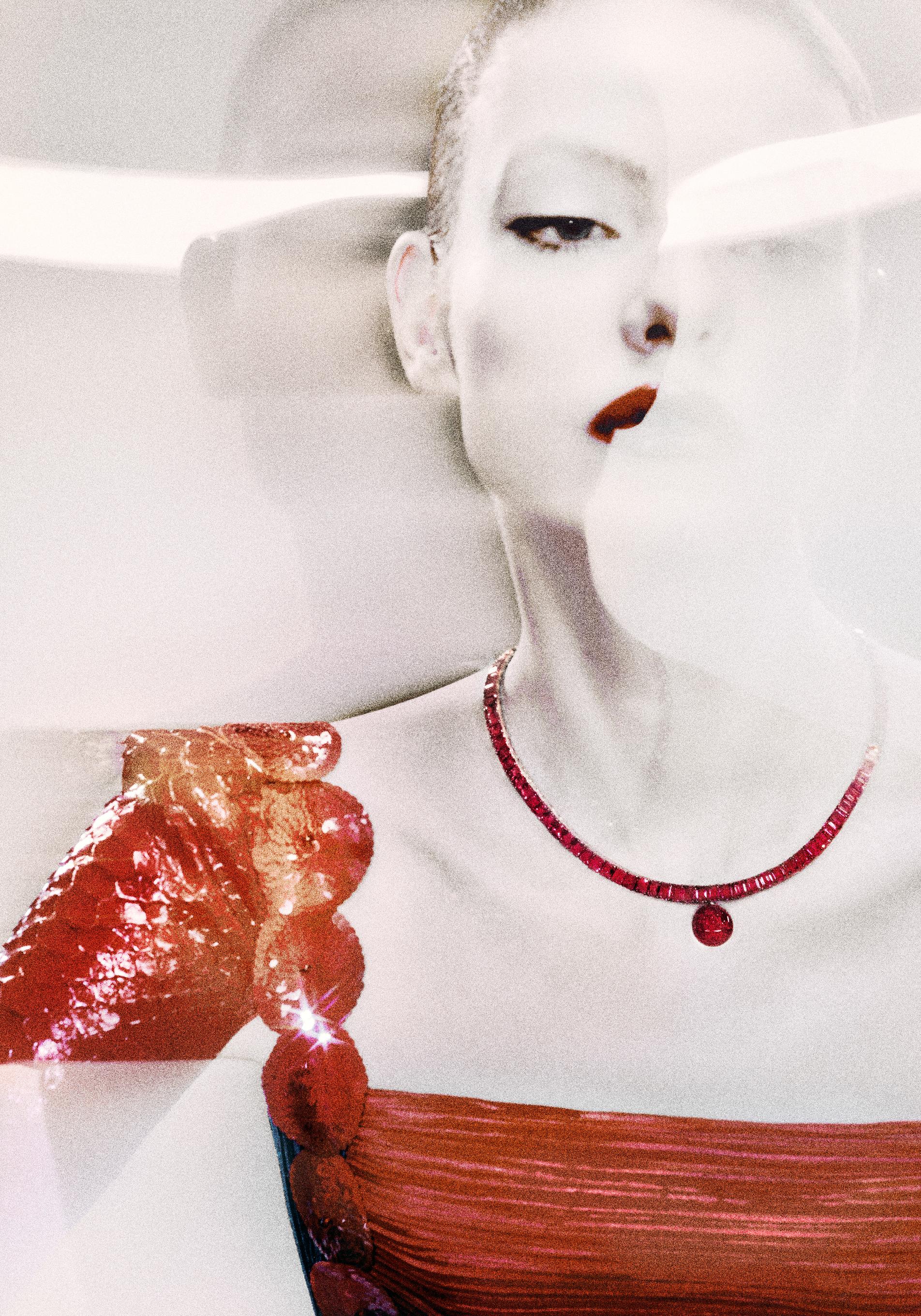 Imagen de alta joyería de Giorgio Armani Privé.