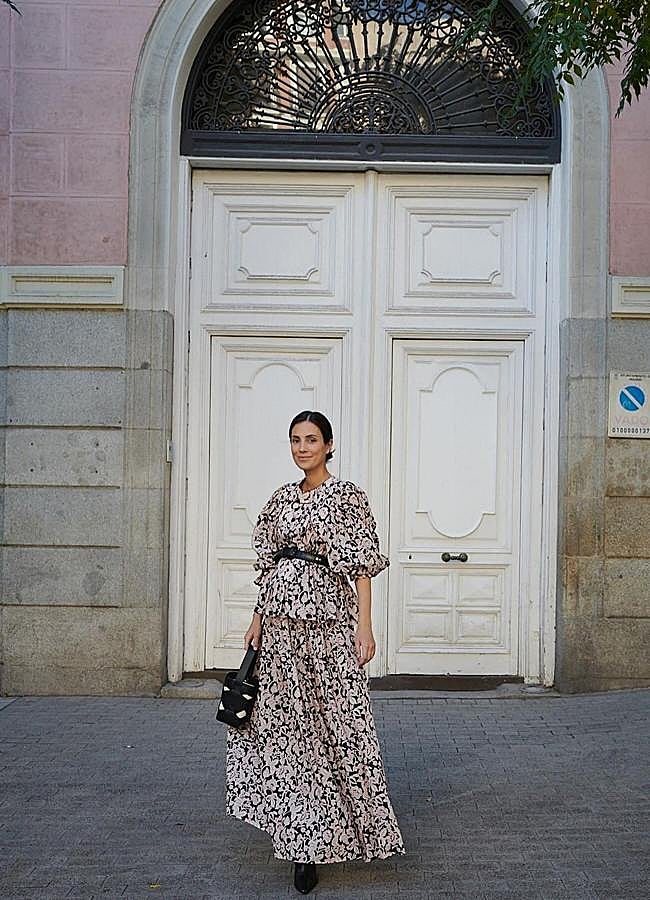 Imagen - Sassa de Osma con conjunto de flores. Foto: @sassadeo