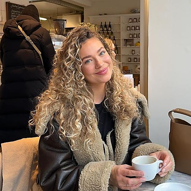 Trucos de experto para peinar el cabello rizado y no estropearlo