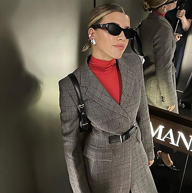 Sofia Richie con conjunto de traje