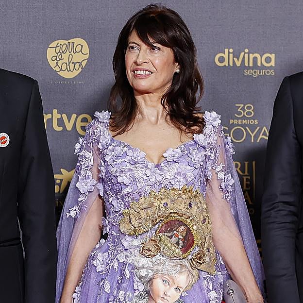 El sorprendente vestido de Ana Redondo, la ministra que ha llevado el look más original y comentado de los Premios Goya 2024