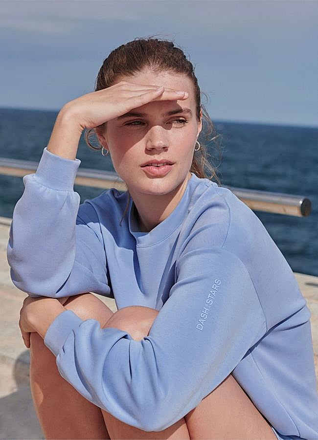 Imagen - Mujer con ropa deportiva. / Dash and Stars