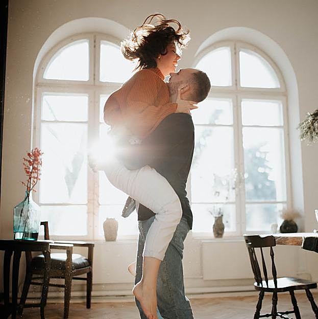 La coach Patricia Caro recomienda transparencia total en las finanzas en pareja. 