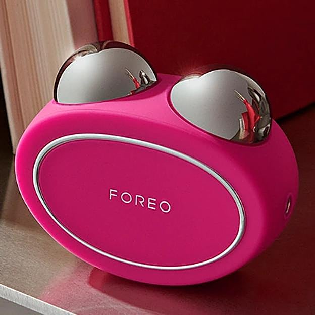 Dispositivo facial con microcorrientes Foreo Bear™.