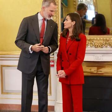 Imagen secundaria 1 - Los trajes de Hugo Boss favoritos de la reina Letizia.