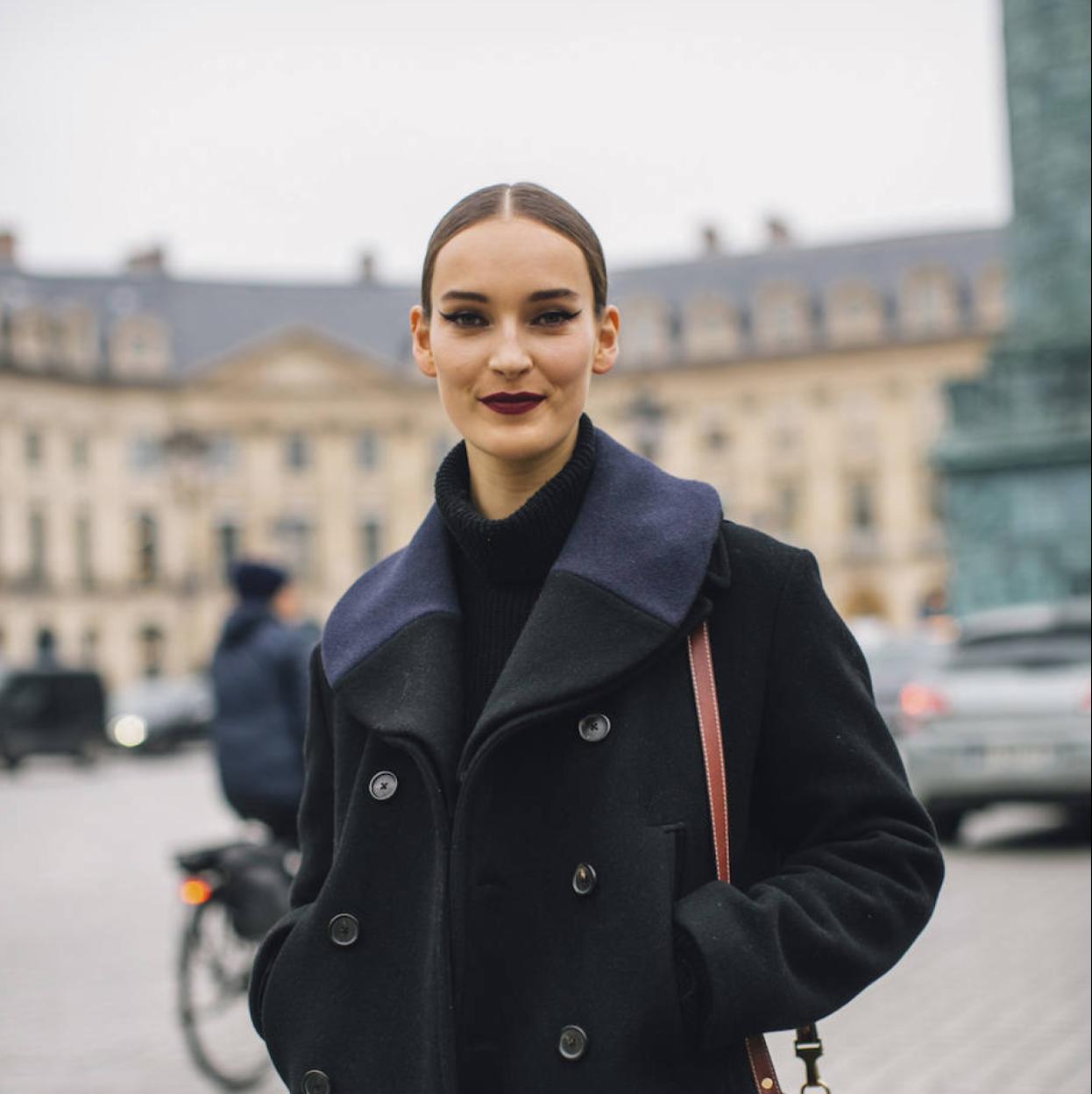 Modelo con piel saludable