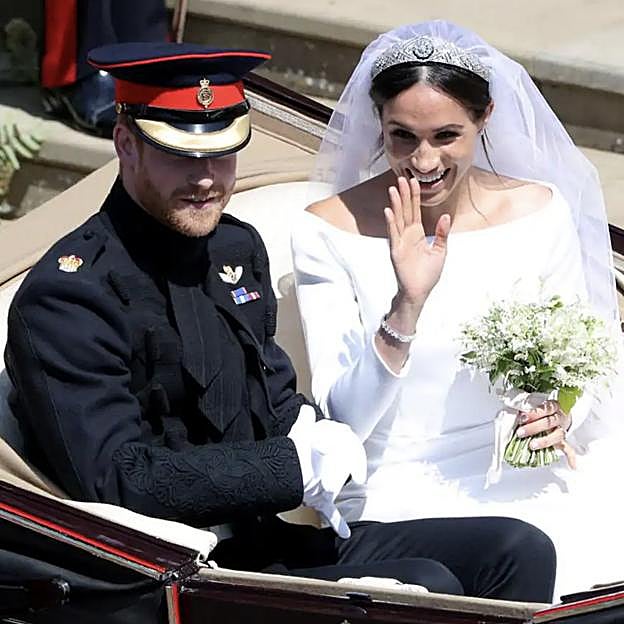 El más que blanco vestido de Givenchy que llevó la novia Meghan Markle. 