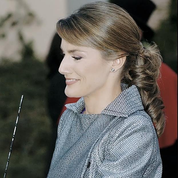 Letizia, de verde, en la boda de Álvaro Fuster y Beatriz Mira.