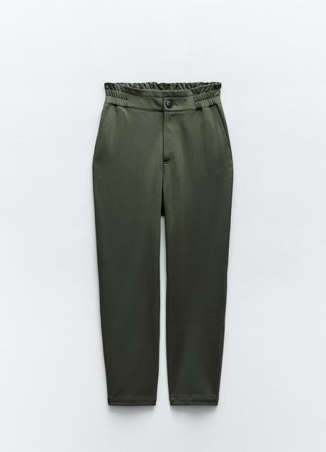 Imagen - Pantalón  paperbag  de Zara (25,99 euros)