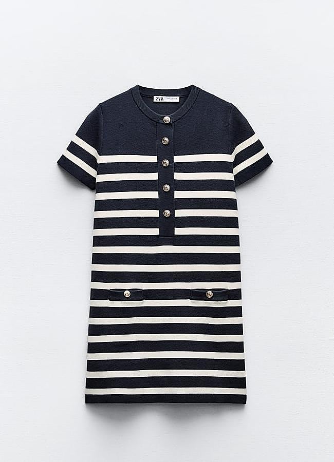 Imagen - Vestido mini de punto y estampado de rayas de Zara.