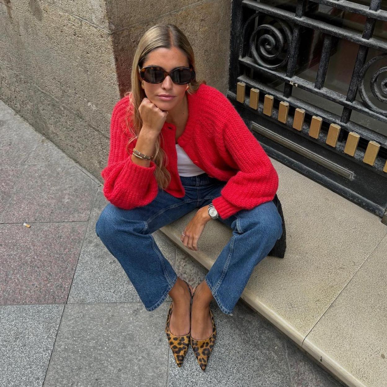 La influencer Paula Cremades con unas bailarinas de leopardo.