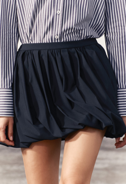 Imagen secundaria 2 - Imagen de la influencer Cherie Daria; del desfile de Marques'Almeida para el prçoximo otoño y de Zara de temporada.