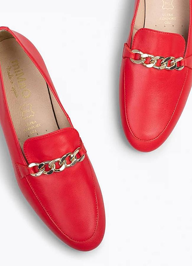 Imagen - Mocasines rojos con adorno de cadena