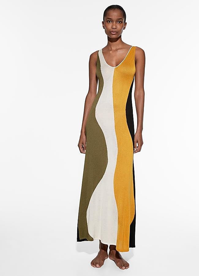 Imagen - Vestido de punto con estampado de ondas de Oysho.