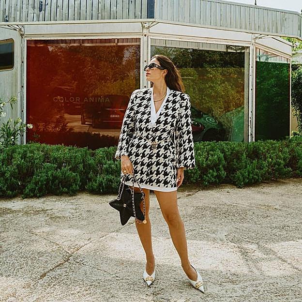 Los zapatos mules vuelven a ser tendencia entre las más elegantes esta temporada