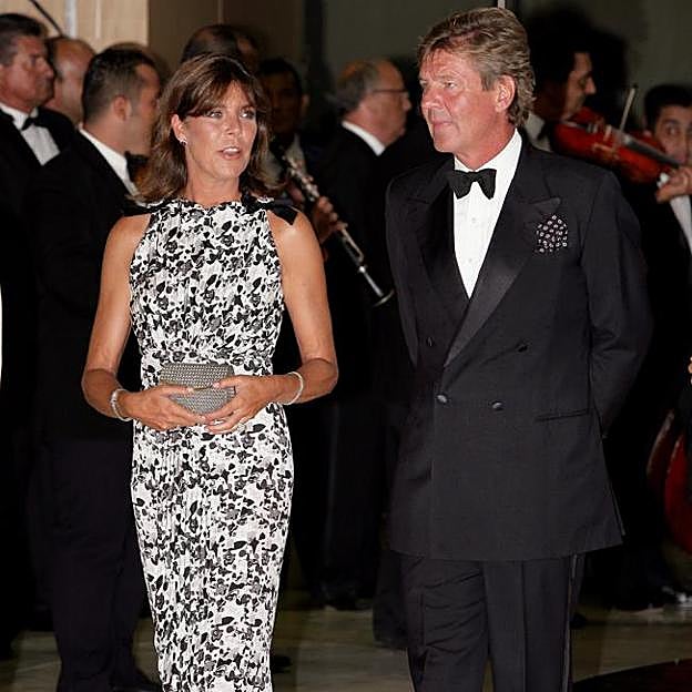 Carolina de Mónaco y Ernesto de Hannover sigues casados a pesar de que llevan años haciendo vida por separado. 