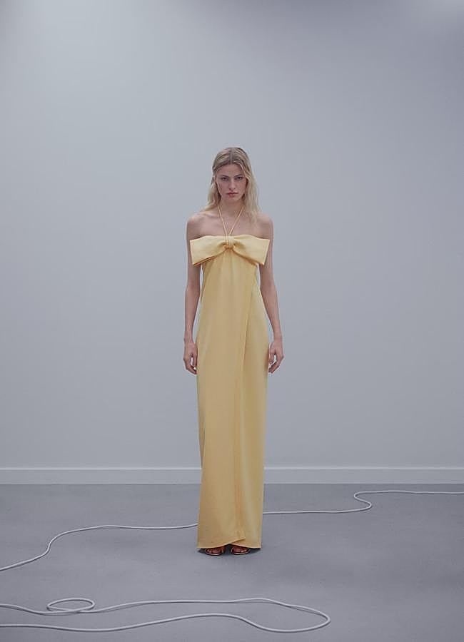 Imagen - Vestido largo con detalle lazo en amarillo de Mango.