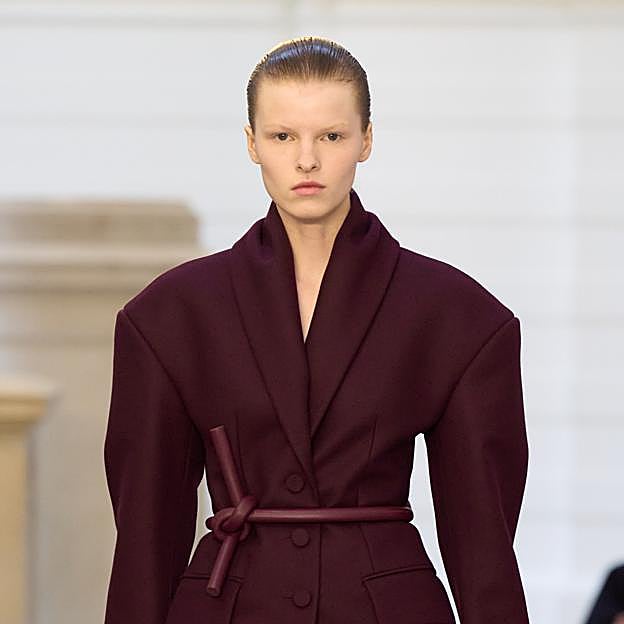 Americanas con cinturón, el detalle en tus blazers que hará que te veas mucho más estilizada