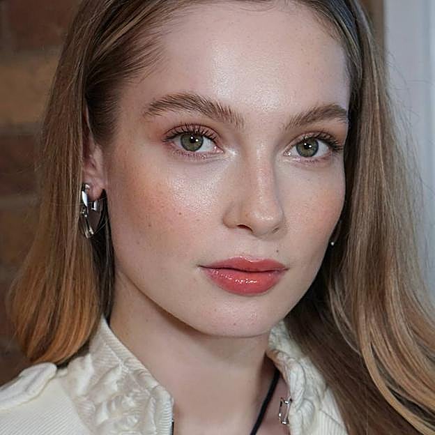 Tres correctores de ojeras aprobados por maquilladores que quedan naturales y reavivan la mirada