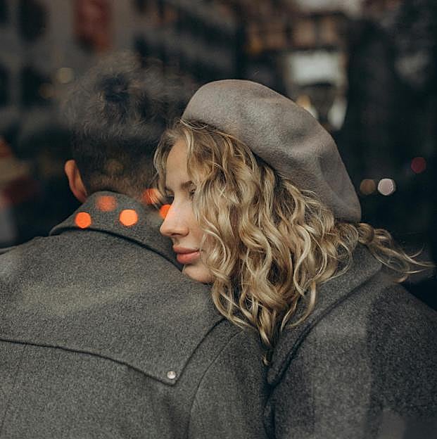 De dónde vienen los celos: esto es lo que dicen los psicólogos de pareja