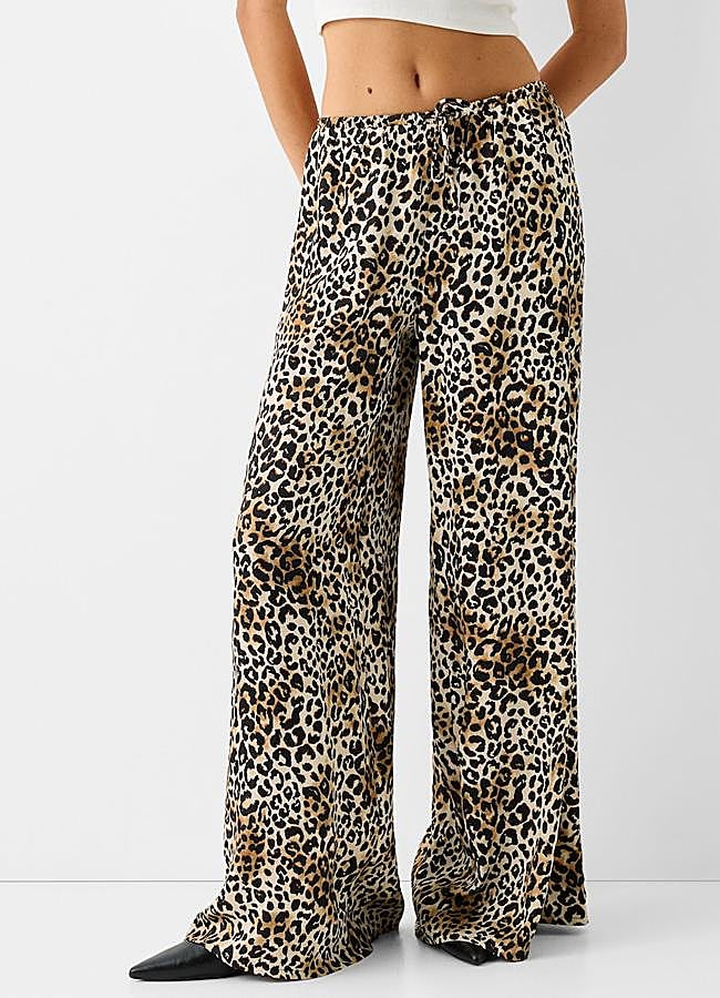 Imagen - Pantalón wide leg con estampado de leopardo de Bershka.