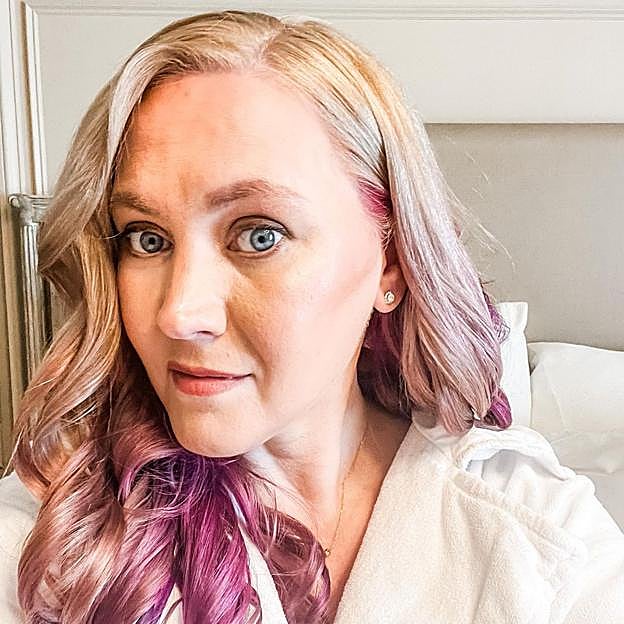 La autora superventas Rebecca Yarros.