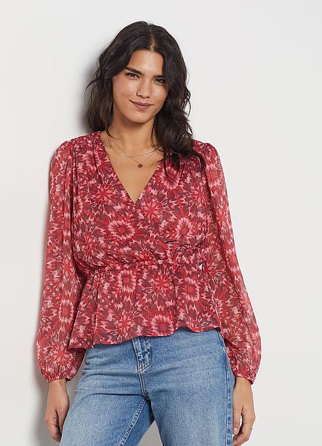 Imagen - Blusa con escote rosa de Etam, 35,99 euros.
