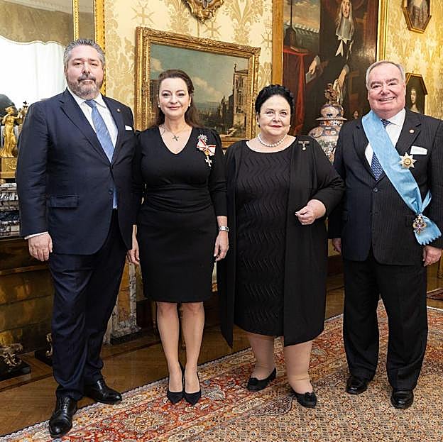 Frey John T. Dunlap, con la familia Románov. 