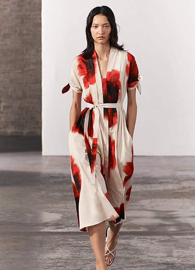 Imagen - Vestido de Zara con flores a lo grande.