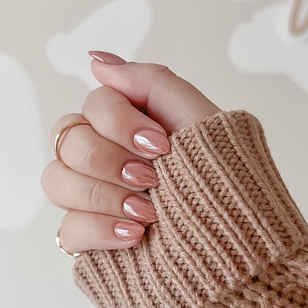 Uñas rose gold efecto cromado