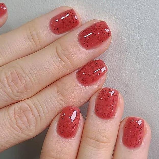 Manicura jelly efecto fresa para primavera