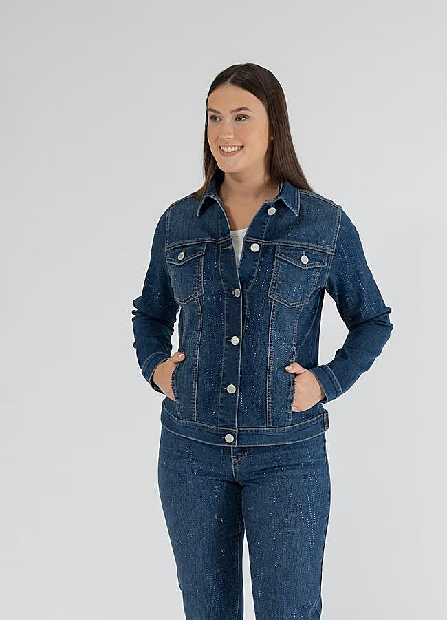 Imagen - Chaqueta con strass vaquera de October, 79,99 euros.