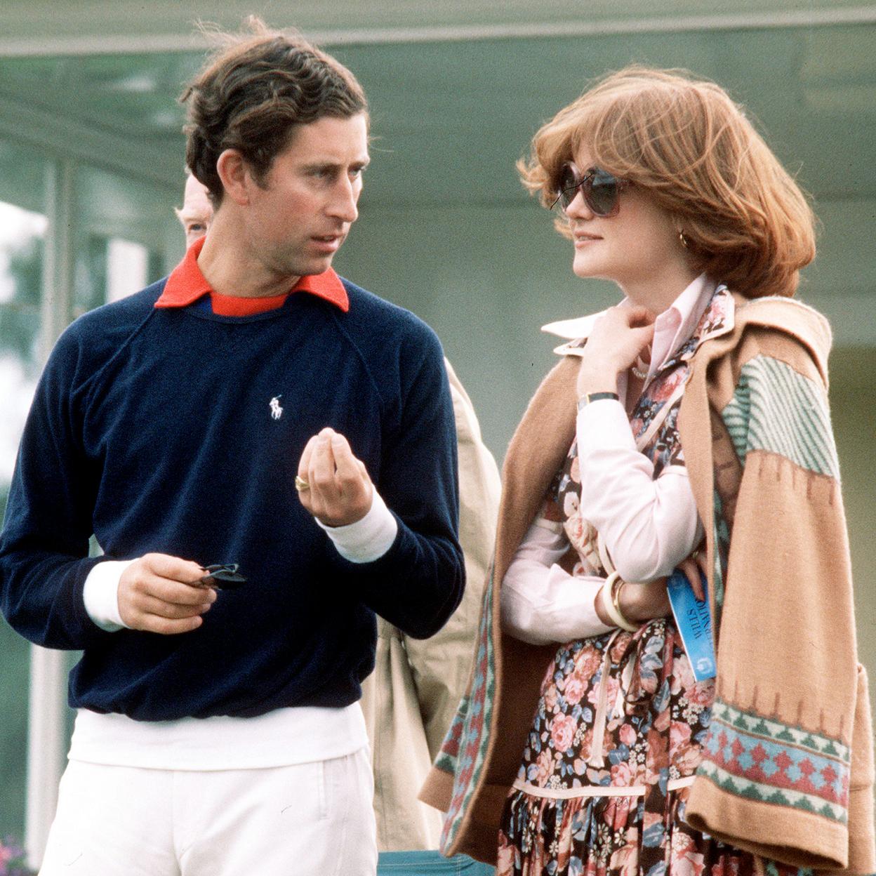 Lady Sarah McCorquodale junto a Carlos III cuando aún era príncipe heredero. 