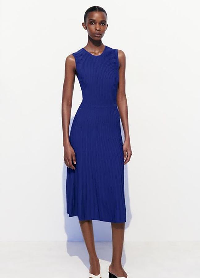 Imagen - Vestido azul en punto canalé de Zara/ZARA