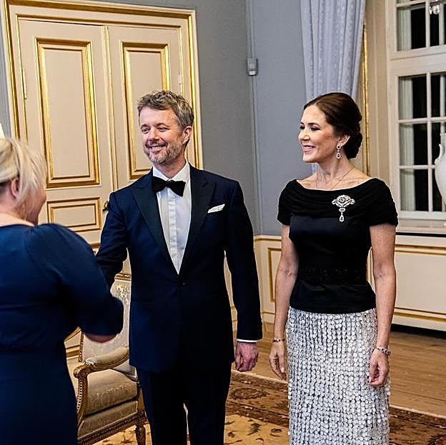 Mary de Dinamarca con un look espectacular «reciclado». 