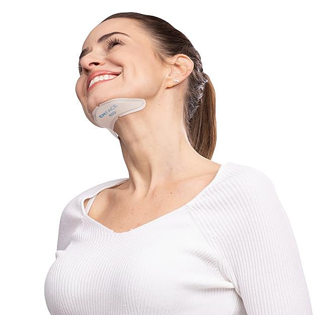 Así es la aparatología que se coloca bajo el mentón.