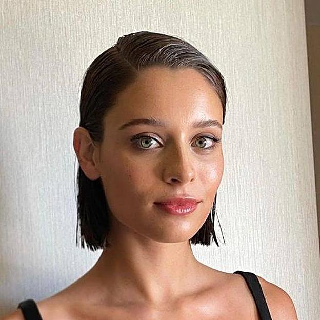 Daniela Mechior con hydro bob clásico