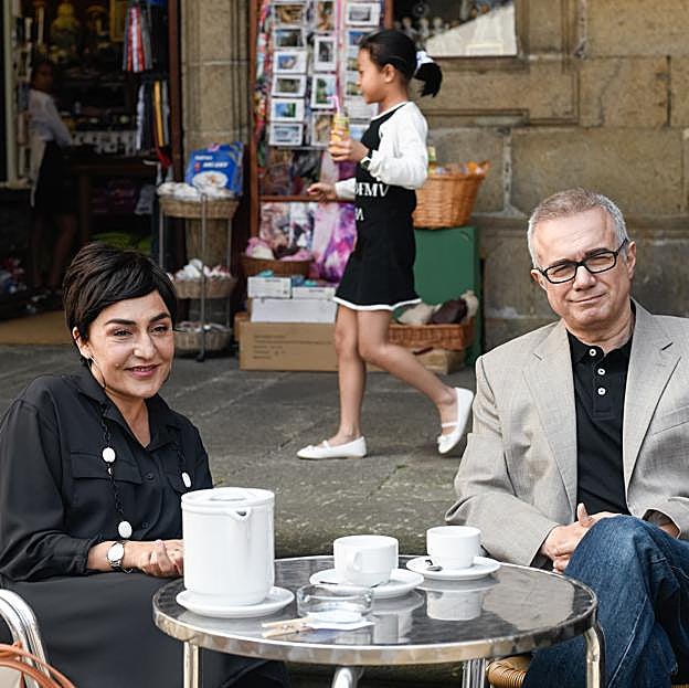 Candela Peña y Tristán Ullía interprentan