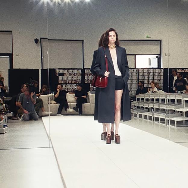 Imagen principal - Imágenes del documental de Gucci: 'Who is Sabato de Sarno'.