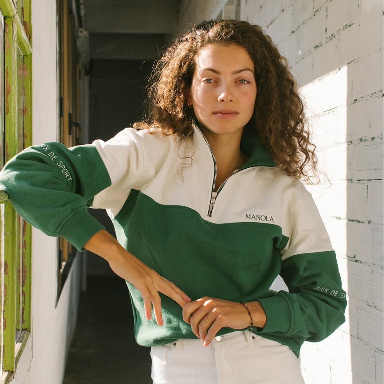 Mujeres con ropa deportiva. / 