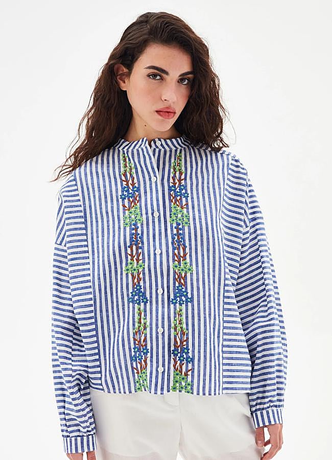 Imagen - Camisa de rayas con ribetes florales de adL, 49,95 euros.