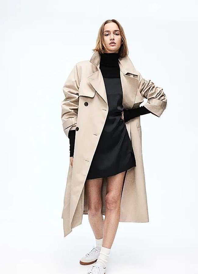 Imagen - Gabardina de sarga de doble botonadura de H&M, 49,99 euros.