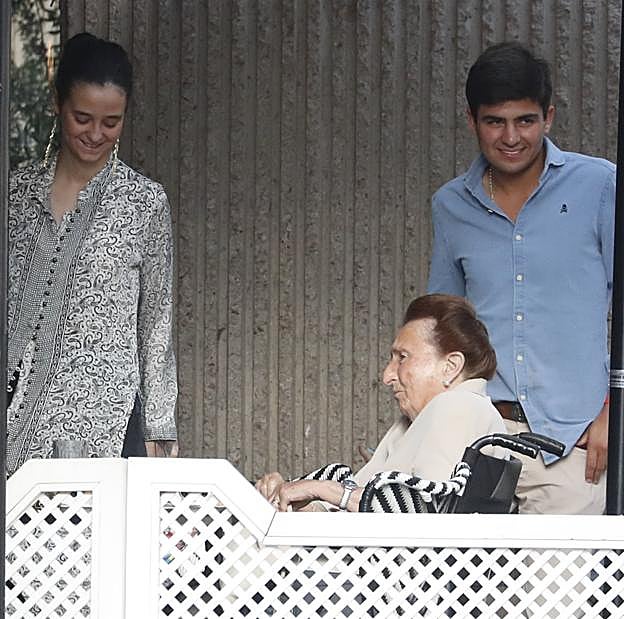 Victoria Federica, la infanta Margarita y Juan Urquijo. 