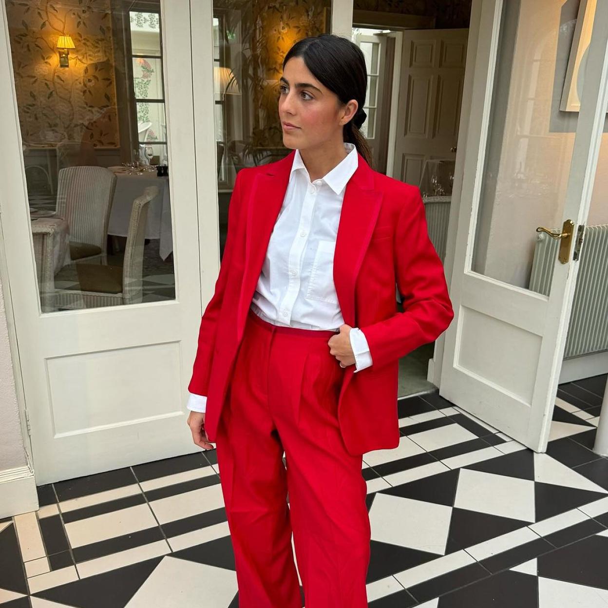 Vaqueros rojos: el primer pantalón que estrenarás esta primavera