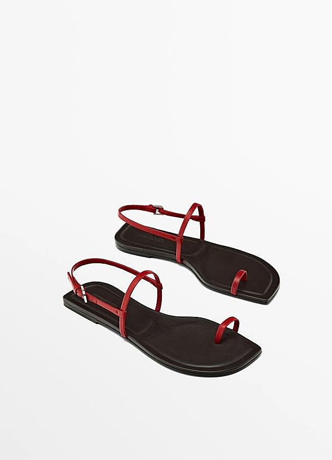 Imagen - Sandalias planas con tiras en rojo de Massimo Dutti.