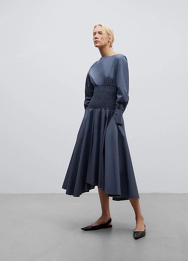 Imagen - Vestido midi con nido de abeja de Adolfo Domínguez, 269 euros.