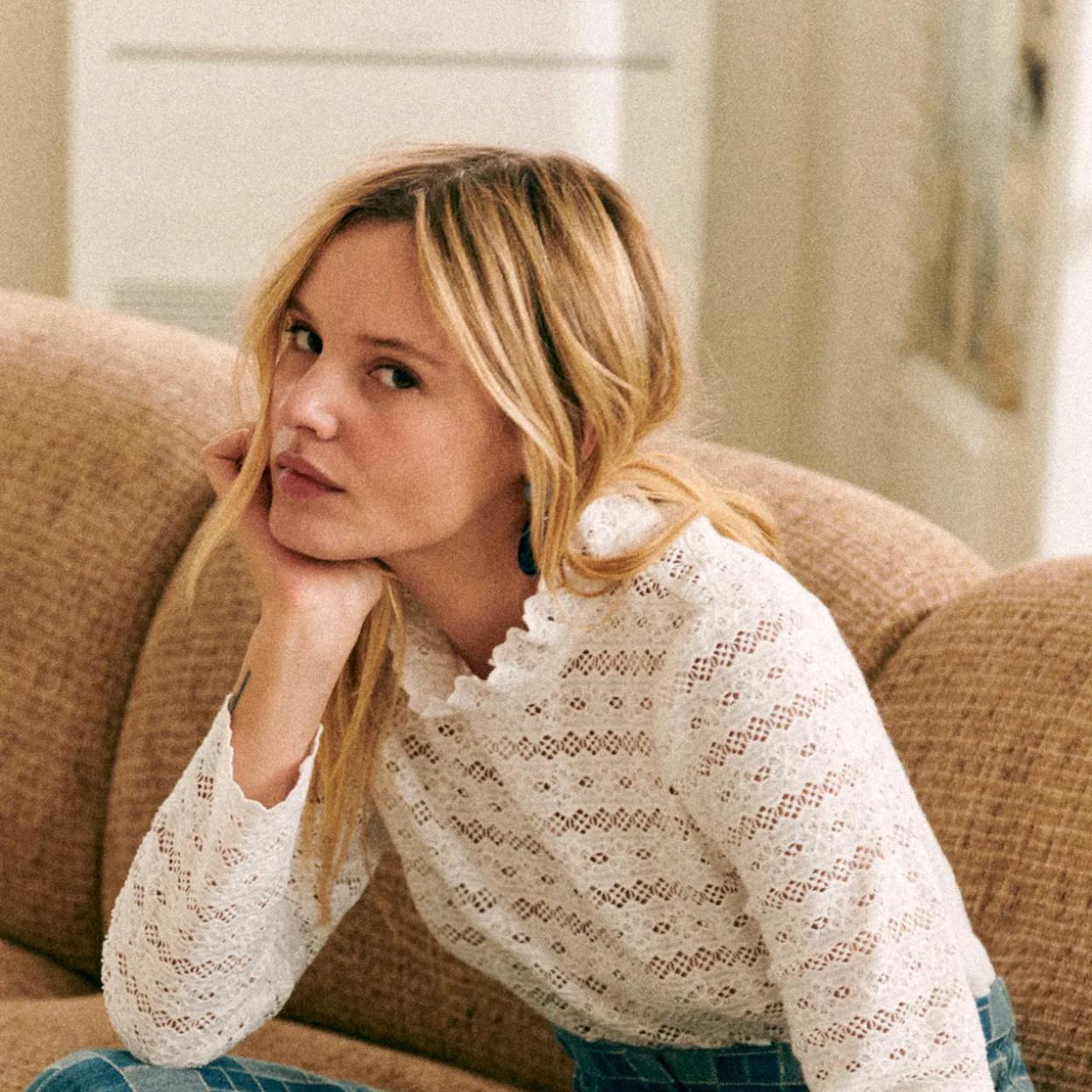 Vestidos, bolsos y muchas otras propuestas de primavera que tienes que descubrir antes de que se agoten. ¡No te las puedes perder!