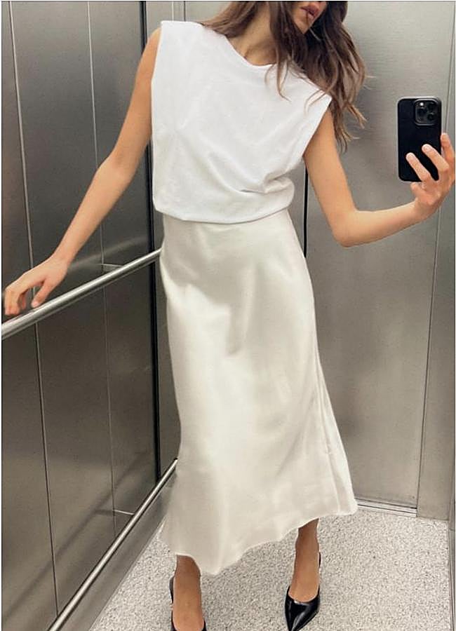 Imagen - Vestido de tejido combinado de Zara, 29.95 euros.