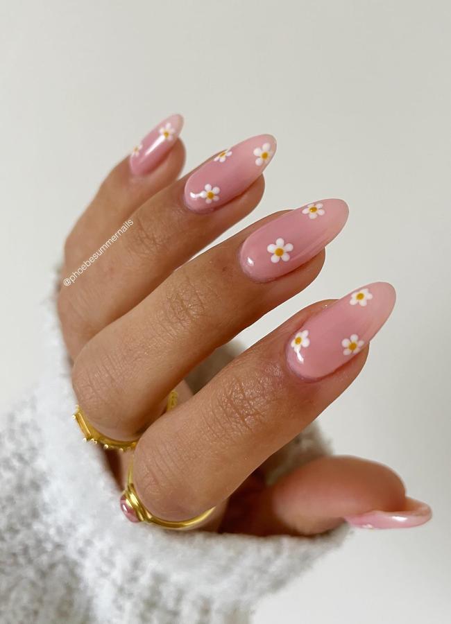Seis ideas de uñas para abril que son elegantes y sencillas | Mujerhoy